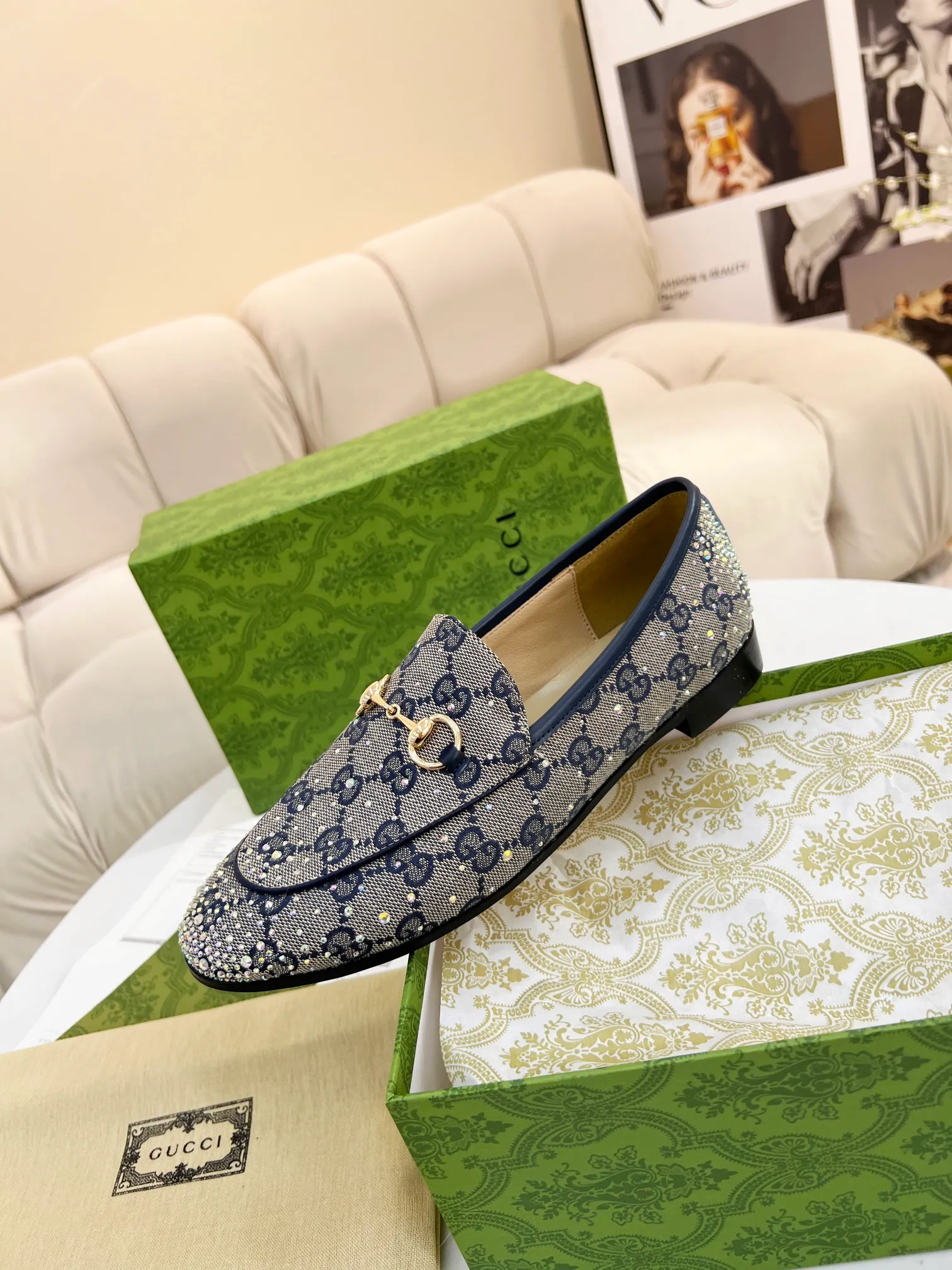 👟👟Ex-factory price 440👟👟 Genuine leather sole +50 Original quality guccisummer's latest limited edition shoes are on sale with top quality. Purchased genuine development original special hot diamond process classic double G presbyopic inner sheepskin with Italian original board material and craftsmanship are the same as the original! Code number: 35-42,